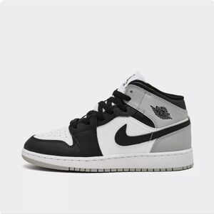 Big Kids' Air Jordan Retro 1 Mid Casual Shoes